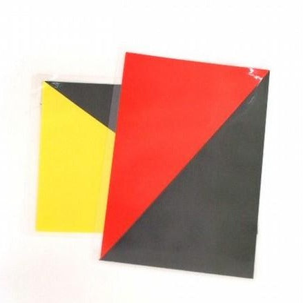 Set of two laminated cards in red/black and yellow/black for marksmen and starters