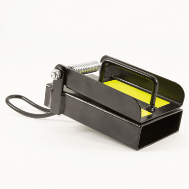 Hinged mouse-trap clapper starter with hi-vis strips | Athletic starter equipment